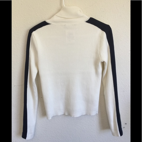 Brandy Melville Danielle turtleneck Sweater - Picture 3 of 4